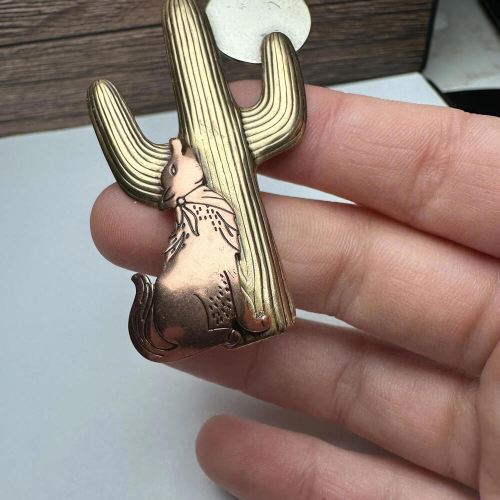 Moon Over Desert Cactus With Howling Coyote Metal Brooch Pin Tri Tone Rustic - Picture 10 of 10